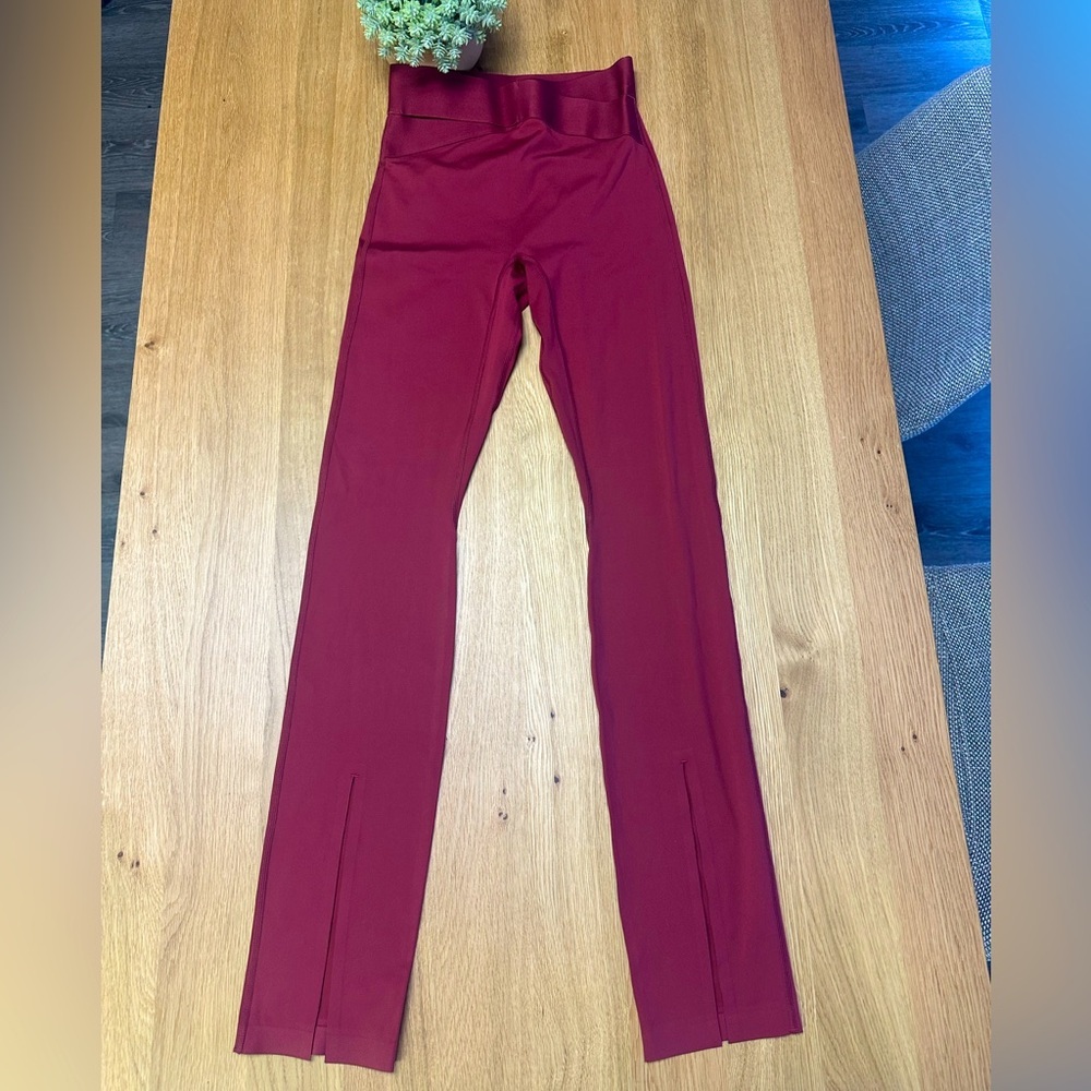 Le Ore Bandier Wine Red Corso Split Seam Flare Leggings Size XS